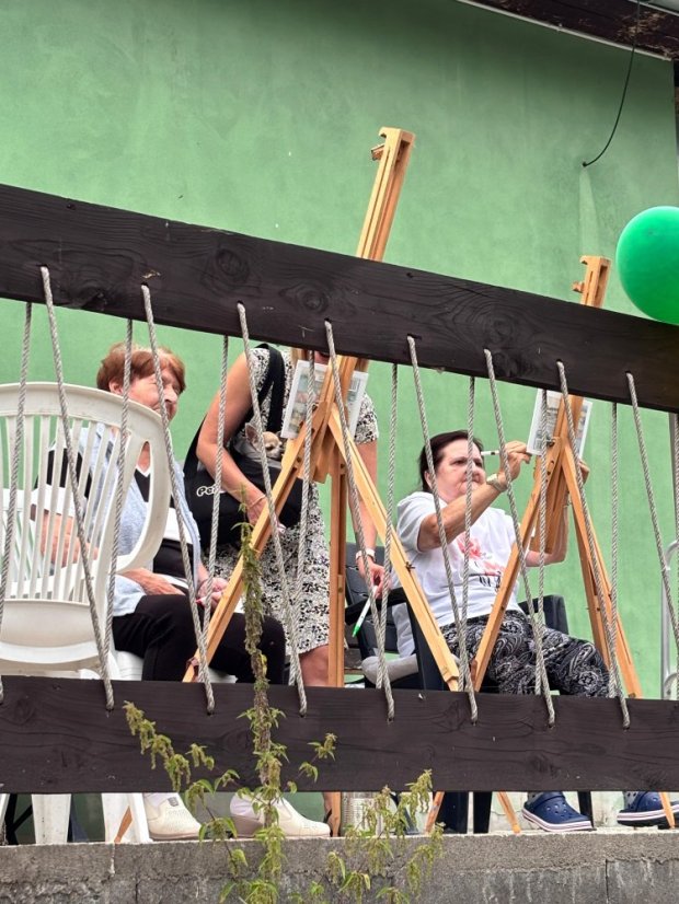 50911-Malerei, Musik, Gulasch und Sauerkrautsuppe im Zálesák Betliar, 11.9.2025