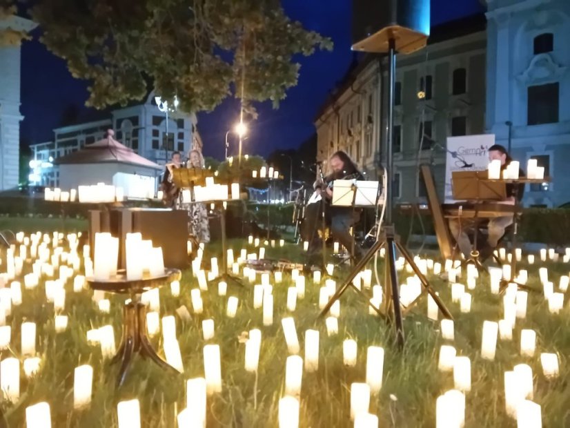 50503-Konzert im Licht der Kerzen - Park Rimavská Sobota, 3.5.2025