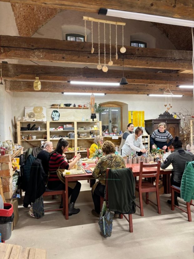 51122-Keramischer Workshop für Erwachsene - Eingeschlossene Pigmente, GemCraft Schild