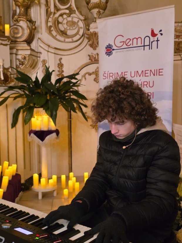 51207-Adventi koncert zene és szó "A szerelem hozza a fényt" - Revúca