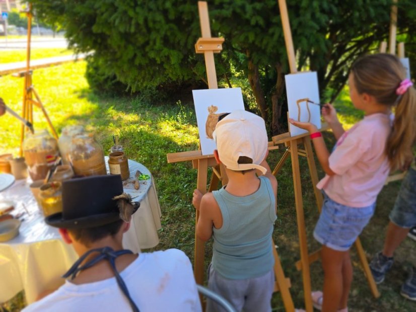 50703-Műhely Művészeti Park Revúca, Agyagozunk, 2025.07.03.