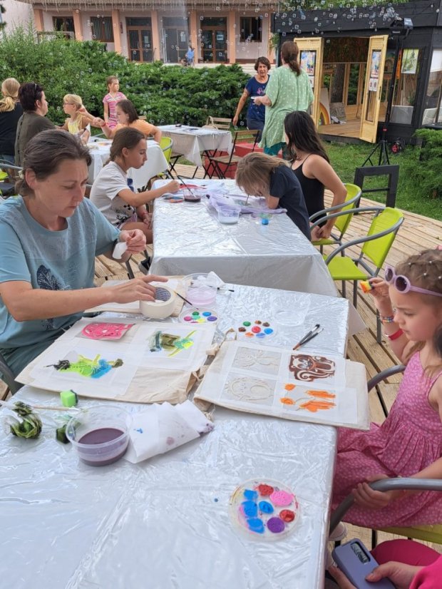 50720-Art Park, Textilfestés, Revúca, 2025.07.20.