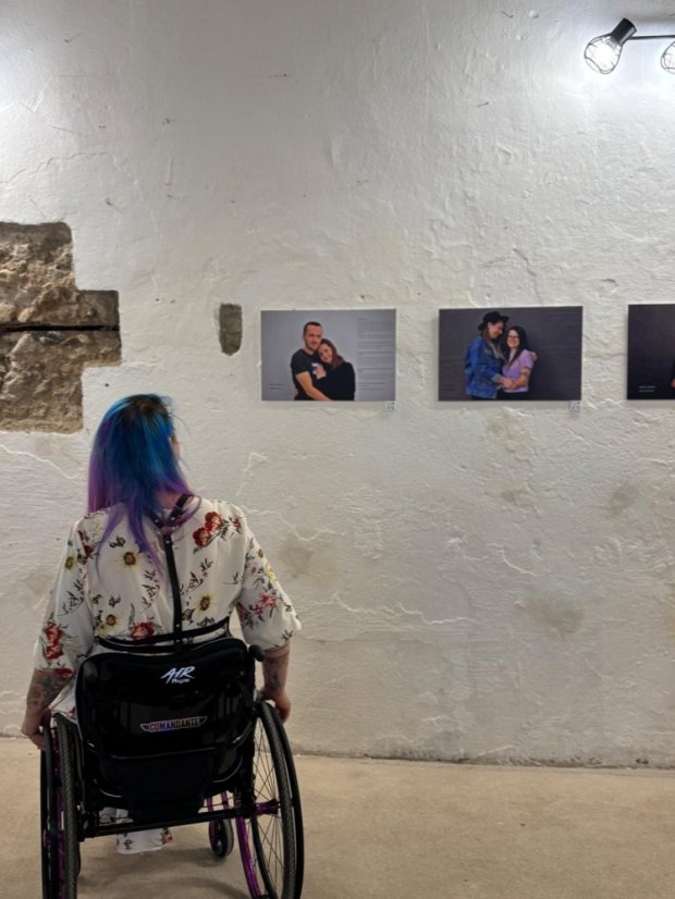 50802-Vernisage a kiállításhoz "Ami összeköt minket" beszélgetésekkel, 2.8.25, Štítnik