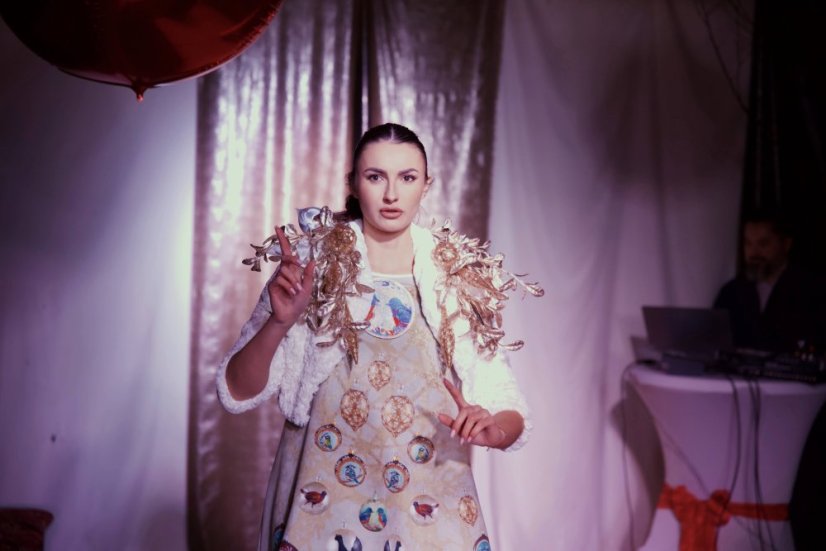 51213-Kivételes divatbemutató a Gemer karácsonyi vásárban - Štítnik