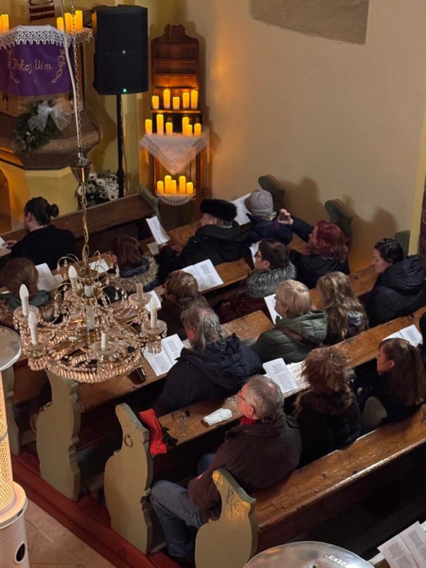 51130-Adventný koncert hudby a slova "Láska nesie svetlo" - Rakovnica