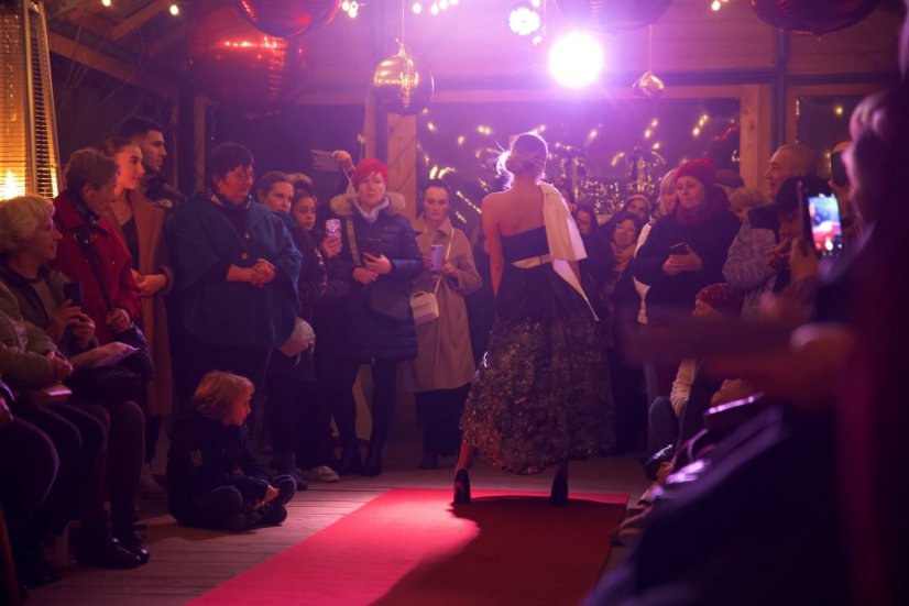 51213-Kivételes divatbemutató a Gemer karácsonyi vásárban - Štítnik