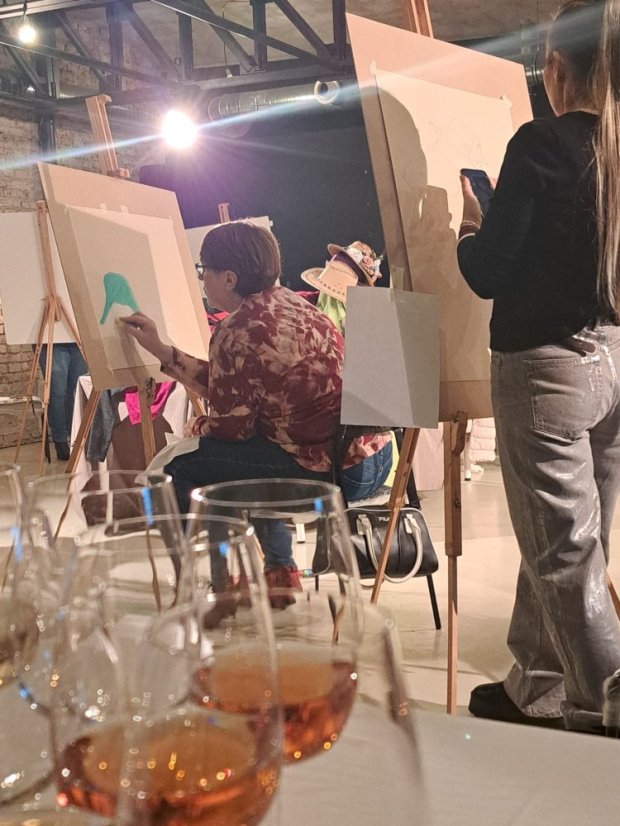 50201-Malarstwo doświadczalne "Nieruchoma moda", Koszyce, 1.2.25