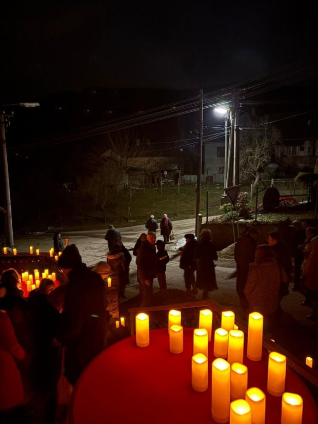 51130-Adventný koncert hudby a slova "Láska nesie svetlo" - Rakovnica