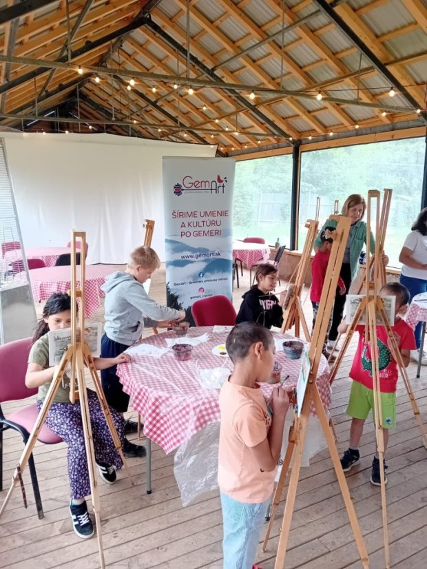 50617-Középiskola Rožňava a Hrade-ban, 17.6.25