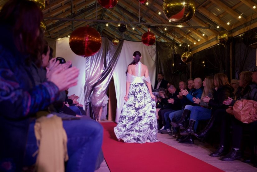 51213-Výnimočná fashion show na Gemerských vianočných trhoch - Štítnik