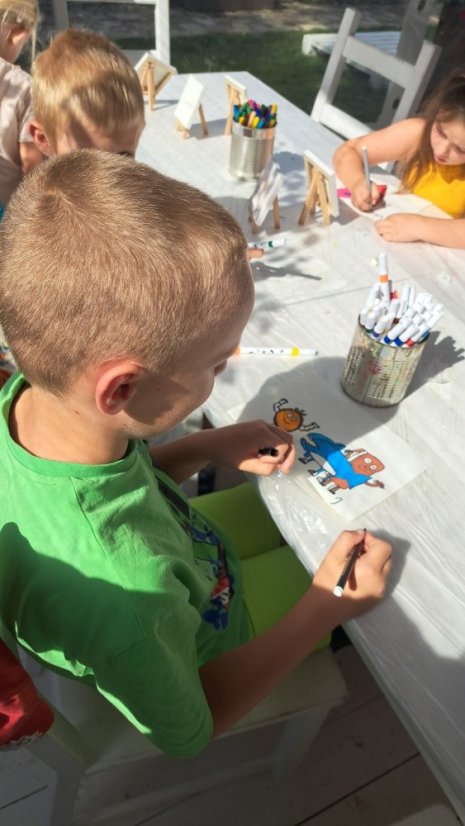 50716-Kurz Zeichnungen und Malerei, 2. Turnus, Tag 3, 16.7.2025, Betliar