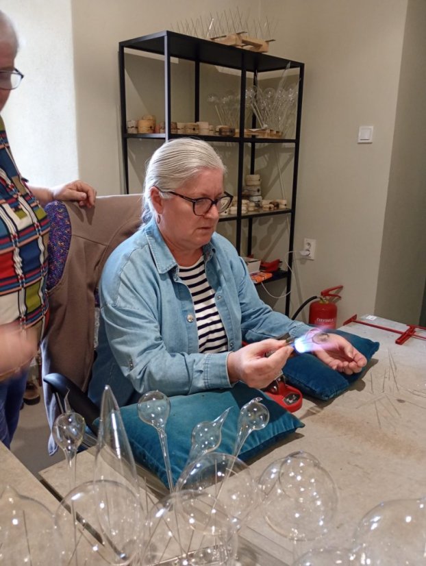 51108-WORKSHOP FÚKANIA, STRIEBRENIA ÉS MAĽOVANIA KARÁCSONYI DÍSZEK