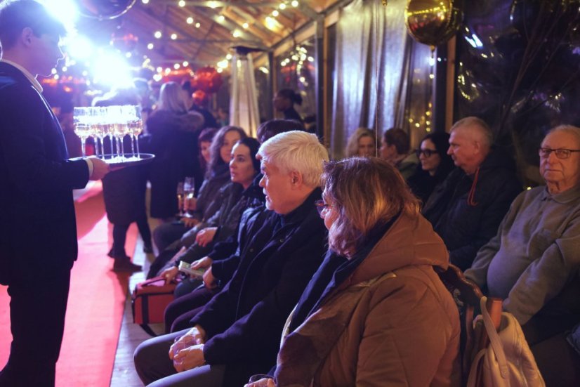 51213-Kivételes divatbemutató a Gemer karácsonyi vásárban - Štítnik