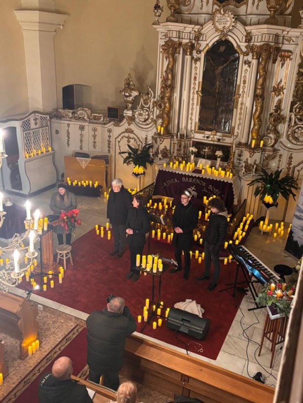 51207-Adventi koncert zene és szó "A szerelem hozza a fényt" - Revúca
