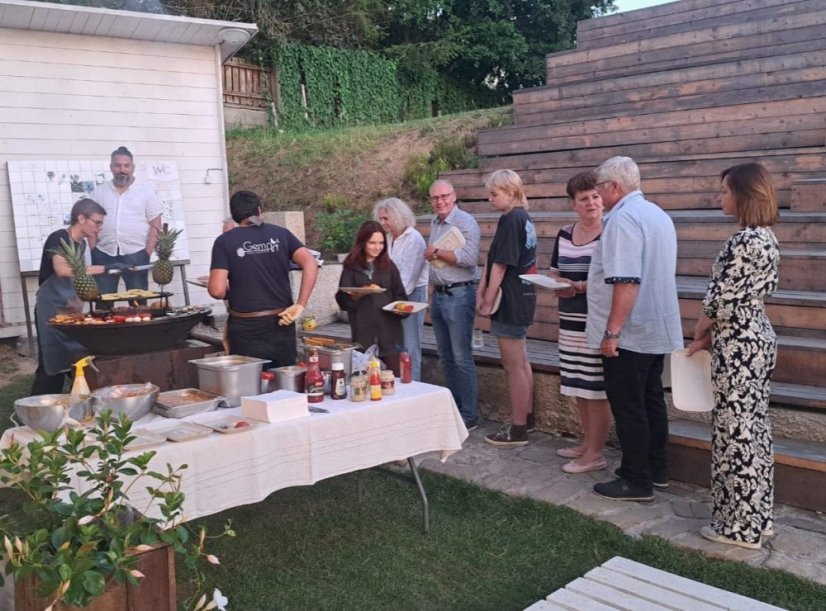 50719-Vernisáž kurzu dospelých s degustáciou vín, 19.7.2025