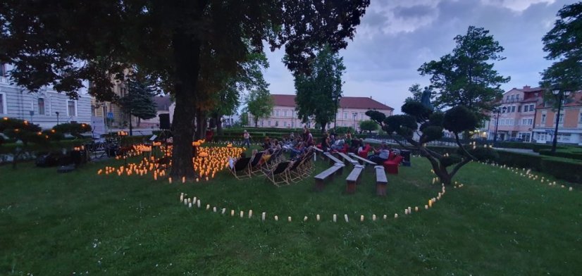 50503-Konzert im Licht der Kerzen - Park Rimavská Sobota, 3.5.2025