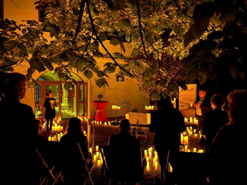 50502-Konzert im Kerzenlicht - Parks und Gärten, Jelšava, 2.5.2025