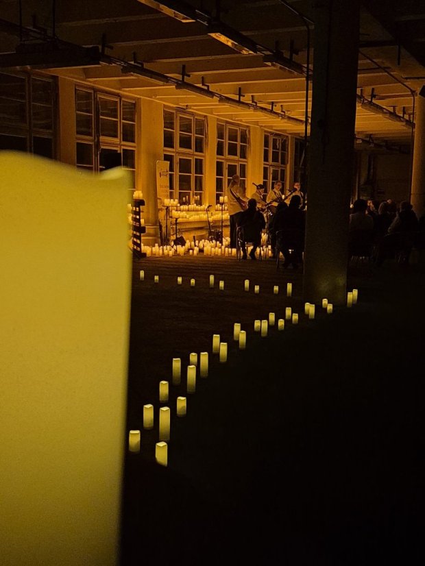 51017-Hegedűkvartett "Vibrans" a gyertyák lángjában Revúcán