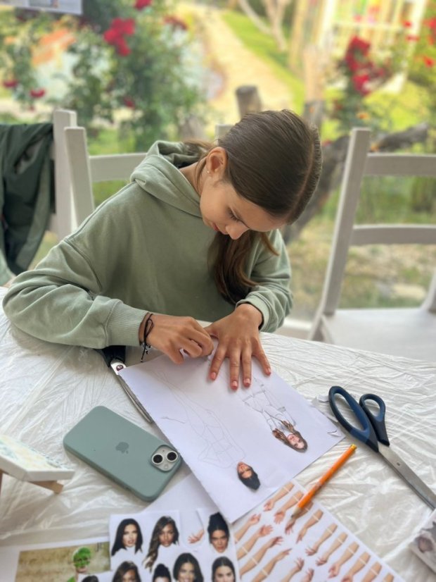 50711-Kurz rajz és festés, 1. turnus, 5. nap, Betliar, 25.07.11