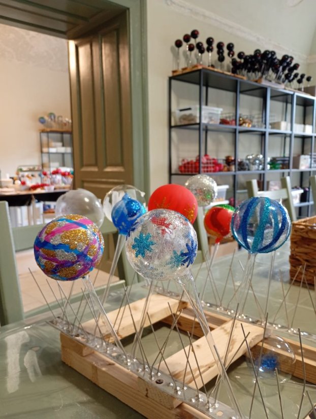 51108-WORKSHOP FÚKANIA, STRIEBRENIA ÉS MAĽOVANIA KARÁCSONYI DÍSZEK