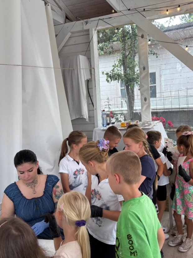 50716-Kurz Zeichnungen und Malerei, 2. Turnus, Tag 3, 16.7.2025, Betliar