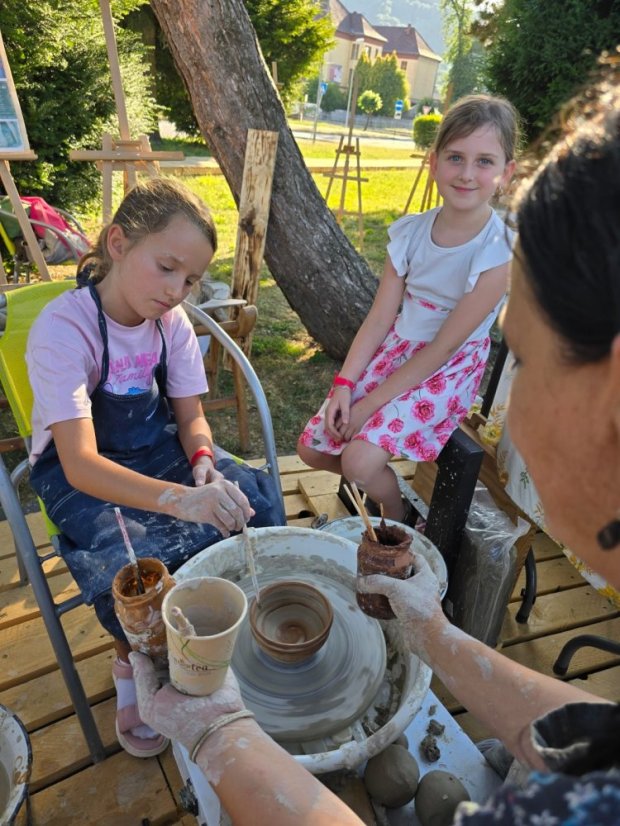 50703-Műhely Művészeti Park Revúca, Agyagozunk, 2025.07.03.