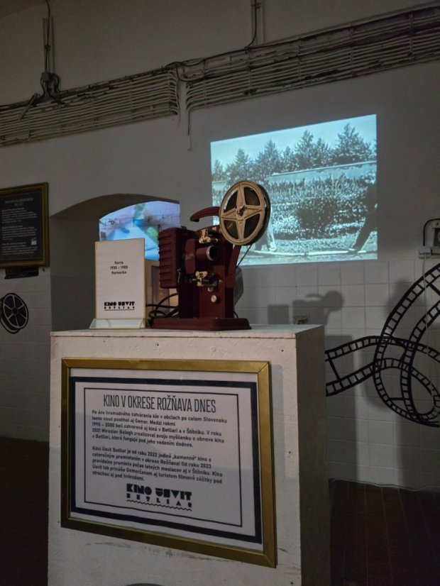 50412-Az állandó kiállítás megnyitása A filmművészet története, Štítnik, 12.4.25