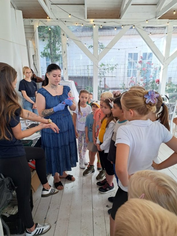 50716-Kurz Zeichnungen und Malerei, 2. Turnus, Tag 3, 16.7.2025, Betliar