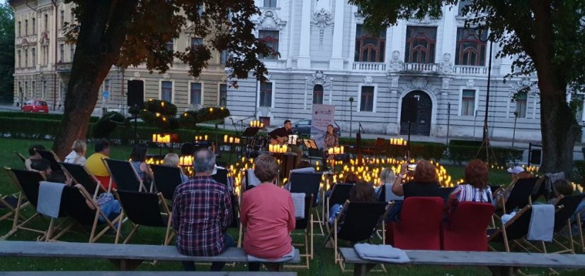 50503-Konzert im Licht der Kerzen - Park Rimavská Sobota, 3.5.2025
