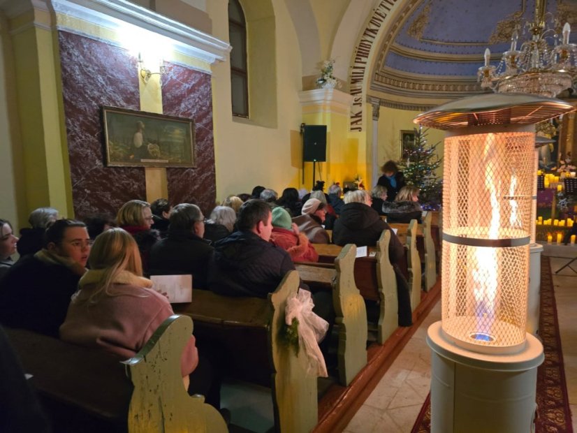51130-Adventný koncert hudby a slova "Láska nesie svetlo" - Rakovnica
