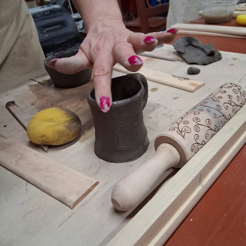 60124-Workshop Keramik - Grundtechniken - Detail und Struktur (Oberflächendekoration)