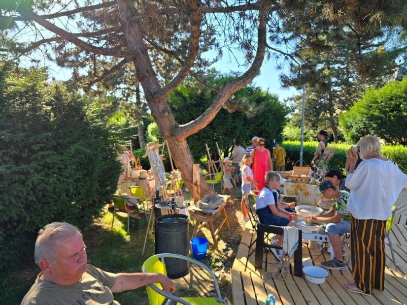 50703-Műhely Művészeti Park Revúca, Agyagozunk, 2025.07.03.