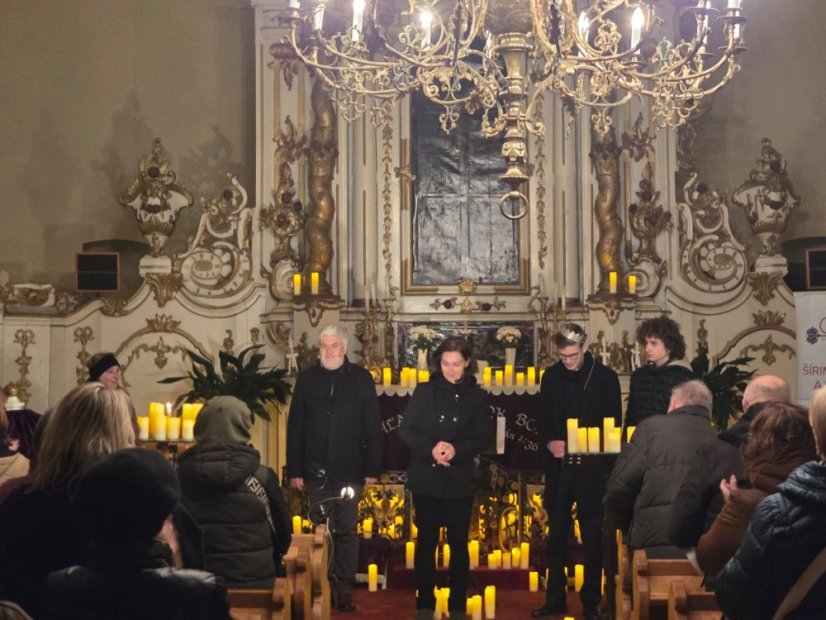 51207-Adventi koncert zene és szó "A szerelem hozza a fényt" - Revúca