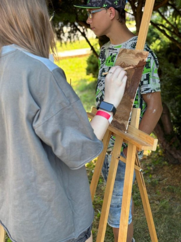 50703-Műhely Művészeti Park Revúca, Agyagozunk, 2025.07.03.