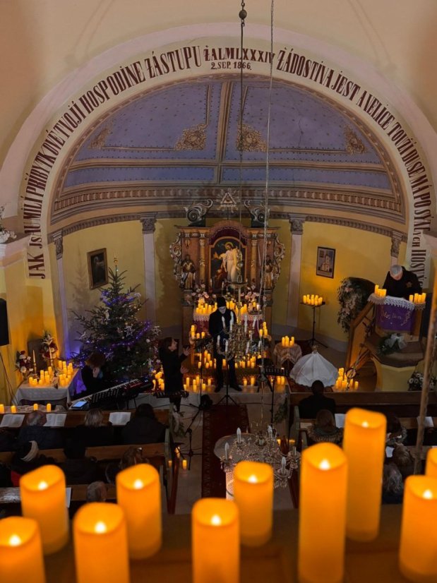 51130-Adventný koncert hudby a slova "Láska nesie svetlo" - Rakovnica