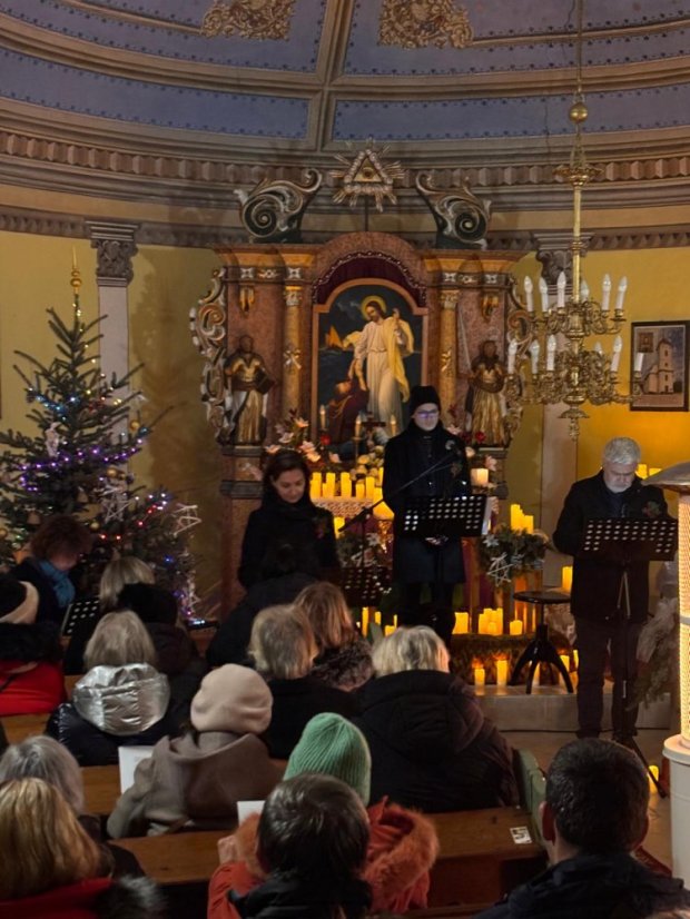 51130-Adventný koncert hudby a slova "Láska nesie svetlo" - Rakovnica