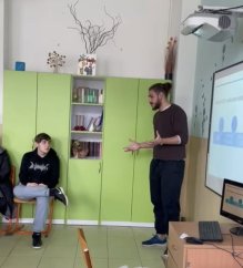 50408-Inna droga - wykład o edukacji za granicą, ZS Štítnik, 8.4.25