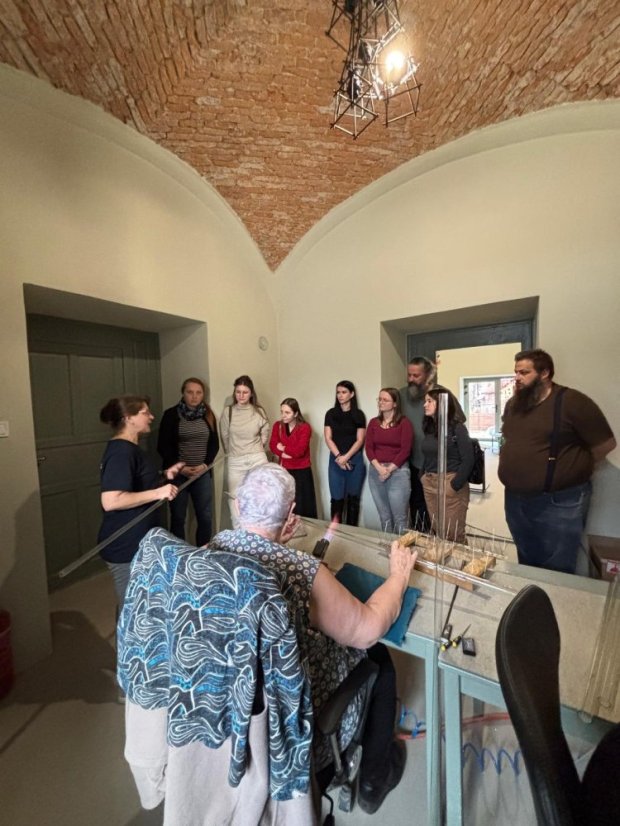 51122-WORKSHOP FÚKANIA, STRIEBRENIA A MAĽOVANIA VIANOČNÝCH OZDÔB