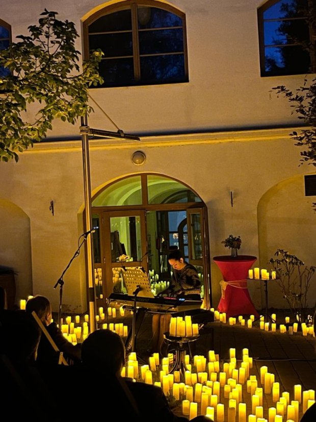 50502-Konzert im Kerzenlicht - Parks und Gärten, Jelšava, 2.5.2025