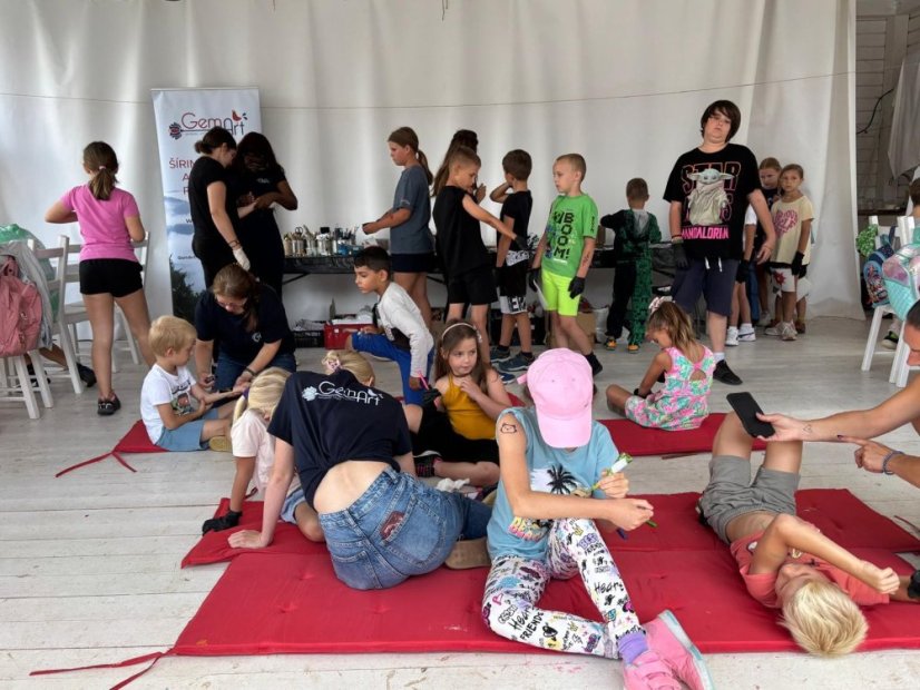 50716-Kurz Zeichnungen und Malerei, 2. Turnus, Tag 3, 16.7.2025, Betliar