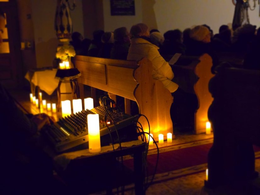 51207-Adventi koncert zene és szó "A szerelem hozza a fényt" - Revúca