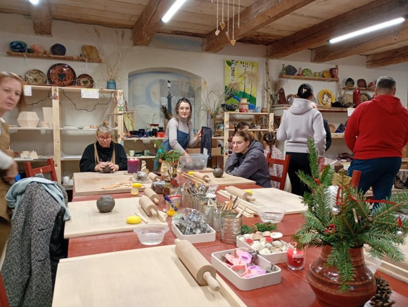 51108-WORKSHOP FÚKANIA, STRIEBRENIA ÉS MAĽOVANIA KARÁCSONYI DÍSZEK