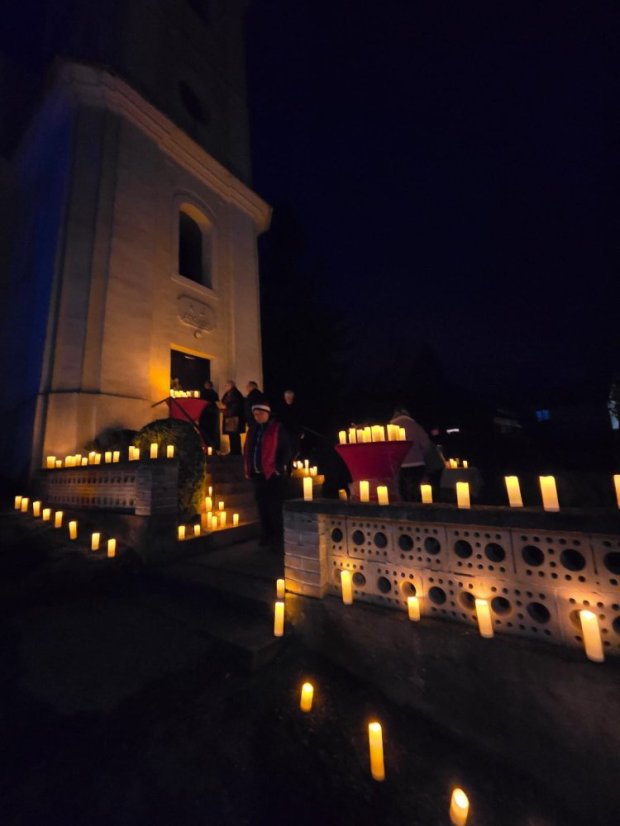 51130-Adventskonzert für Musik und Wort "Liebe bringt Licht" - Rakovnica