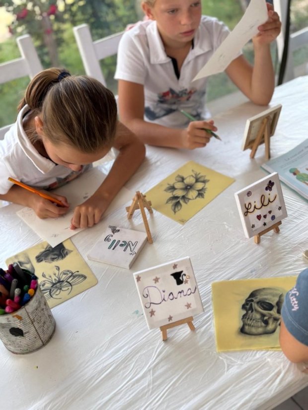 50716-Kurz Zeichnungen und Malerei, 2. Turnus, Tag 3, 16.7.2025, Betliar