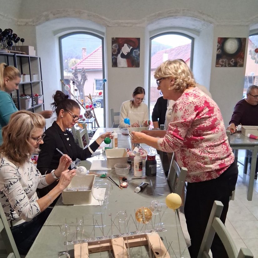 51108-WORKSHOP FÚKANIA, STRIEBRENIA ÉS MAĽOVANIA KARÁCSONYI DÍSZEK