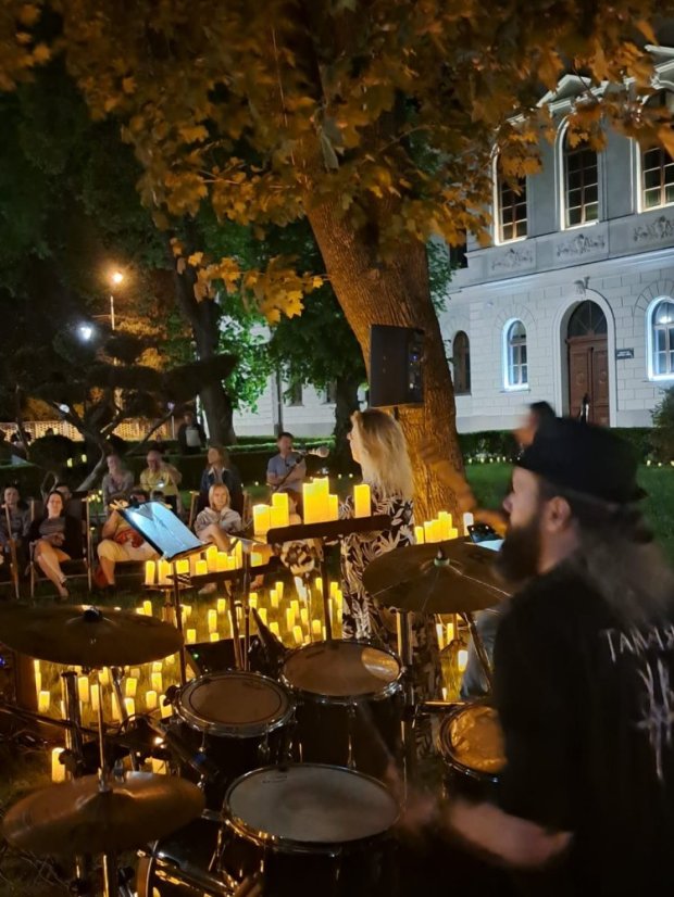 50503-Konzert im Licht der Kerzen - Park Rimavská Sobota, 3.5.2025