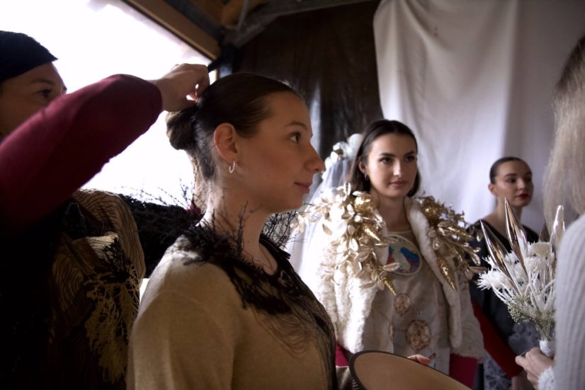 51213-Kivételes divatbemutató a Gemer karácsonyi vásárban - Štítnik