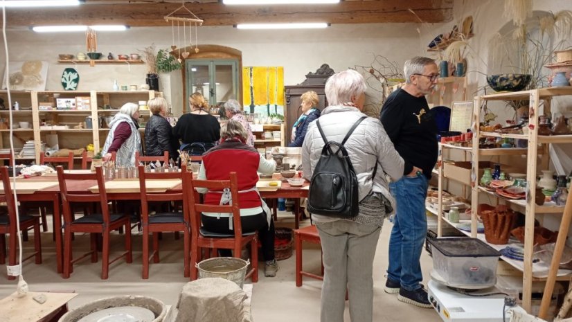 51018-MŰHELY FÚJÁS, FÉNYEZÉS ÉS KARÁCSONYI DÍSZEK FESTÉSE