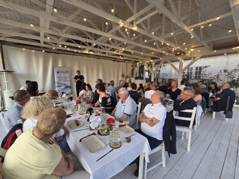 50719-Vernisáž kurzu dospelých s degustáciou vín, 19.7.2025