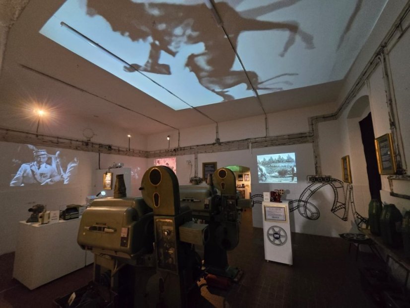 50412-Az állandó kiállítás megnyitása A filmművészet története, Štítnik, 12.4.25